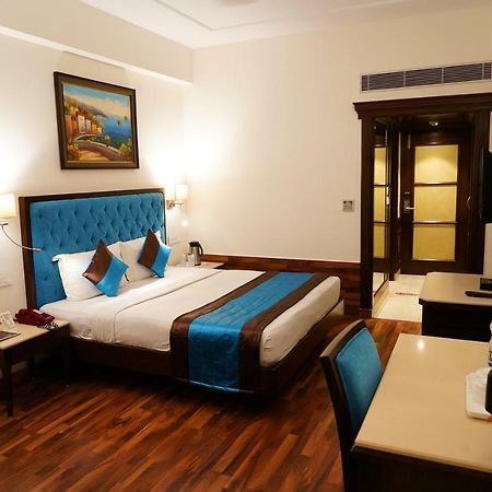Hotel Park Grand Chandigarh Exterior photo