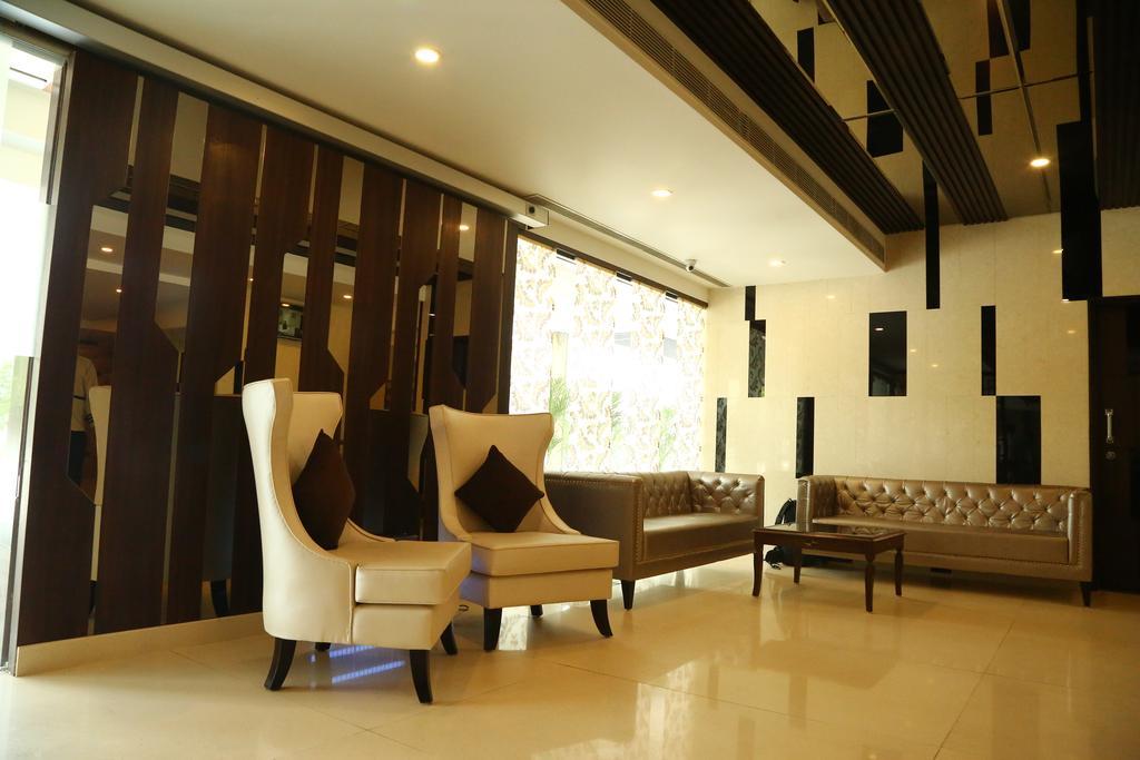 Hotel Park Grand Chandigarh Exterior photo