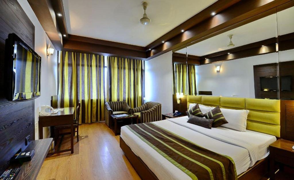 Hotel Park Grand Chandigarh Exterior photo