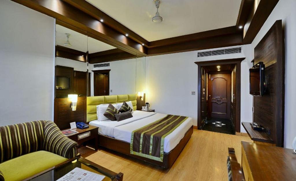 Hotel Park Grand Chandigarh Exterior photo