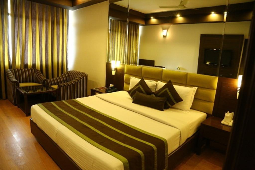 Hotel Park Grand Chandigarh Exterior photo