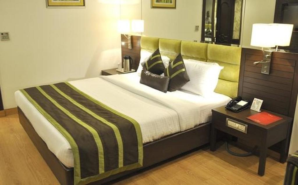 Hotel Park Grand Chandigarh Exterior photo