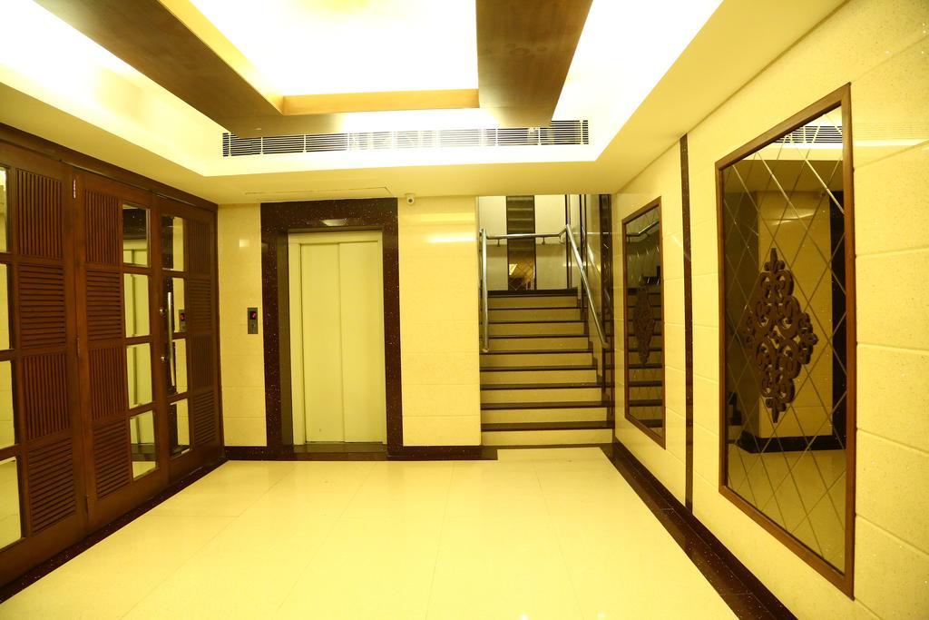 Hotel Park Grand Chandigarh Exterior photo