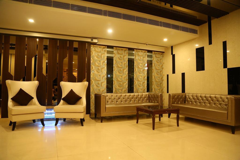 Hotel Park Grand Chandigarh Exterior photo