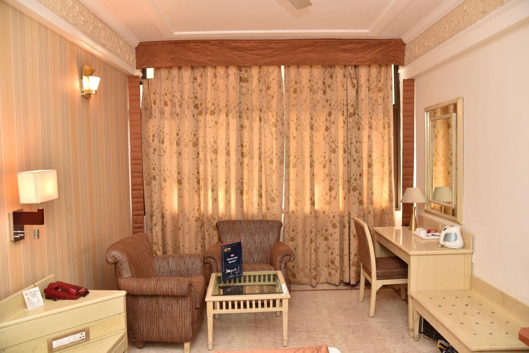 Hotel Park Grand Chandigarh Exterior photo