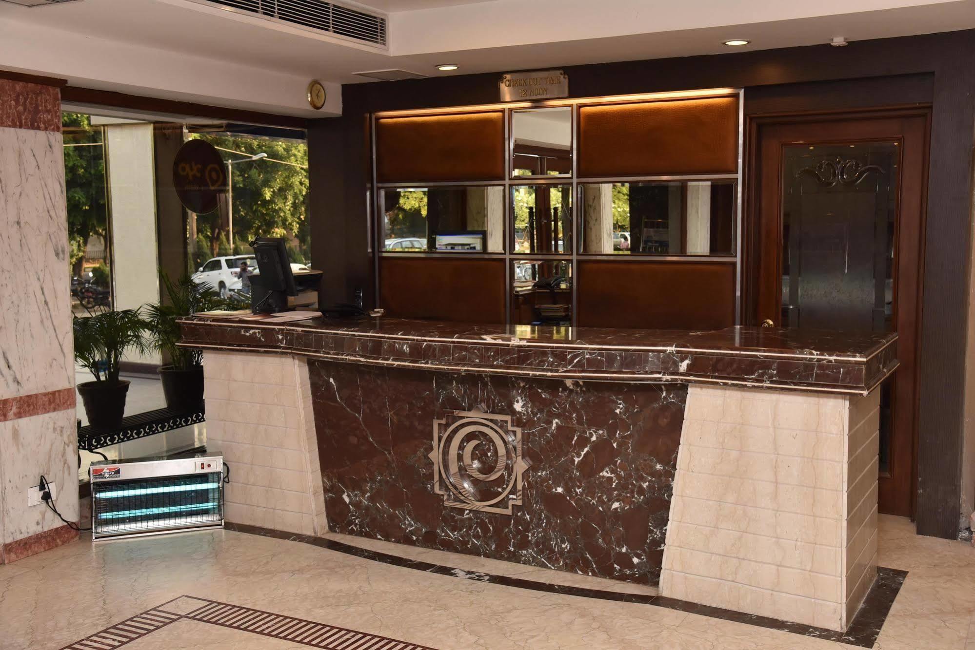 Hotel Park Grand Chandigarh Exterior photo