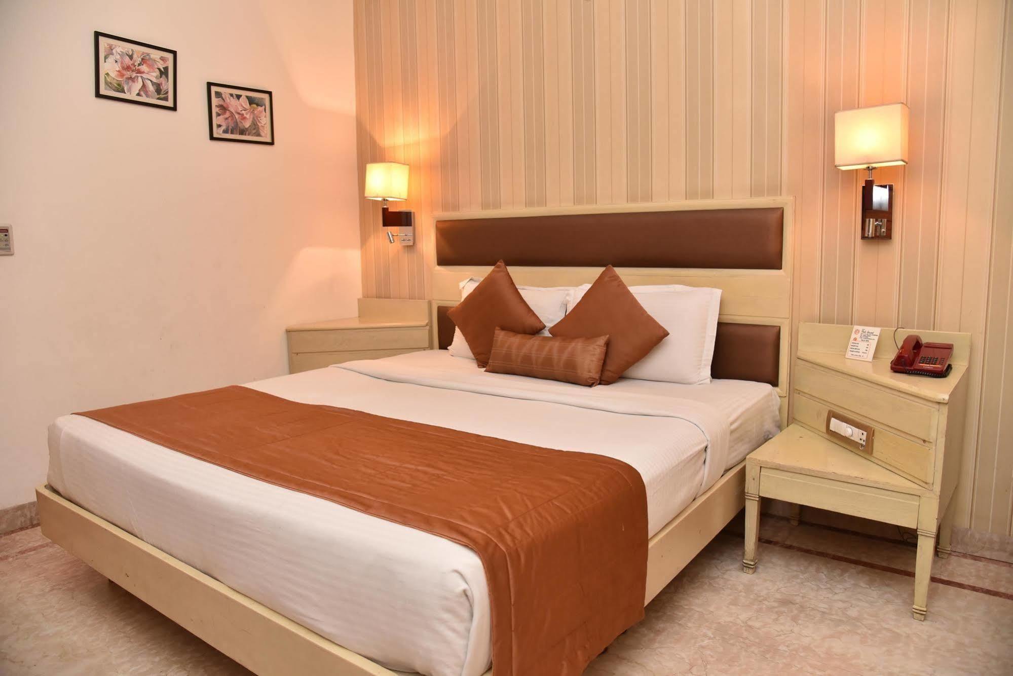 Hotel Park Grand Chandigarh Exterior photo