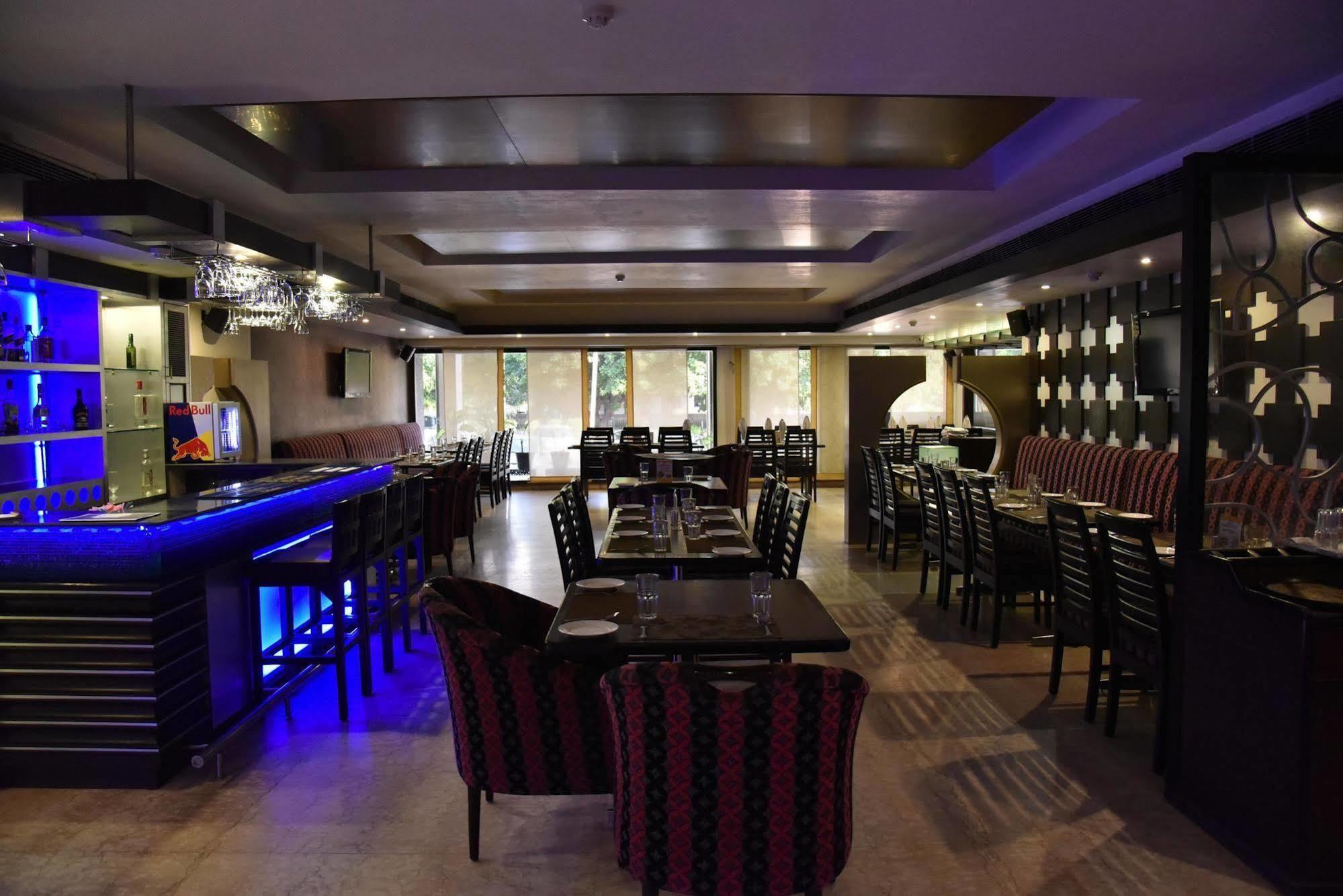 Hotel Park Grand Chandigarh Exterior photo