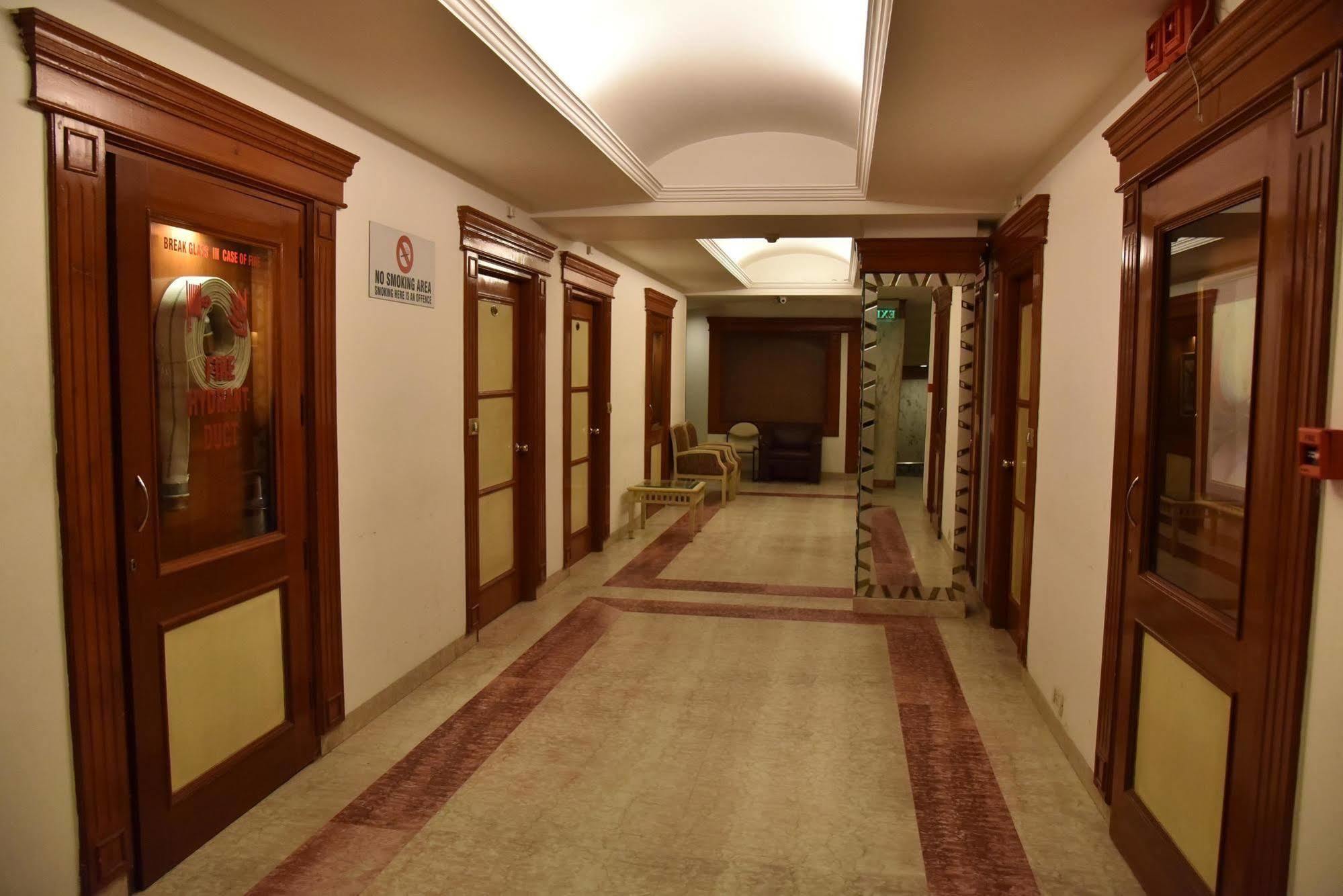 Hotel Park Grand Chandigarh Exterior photo
